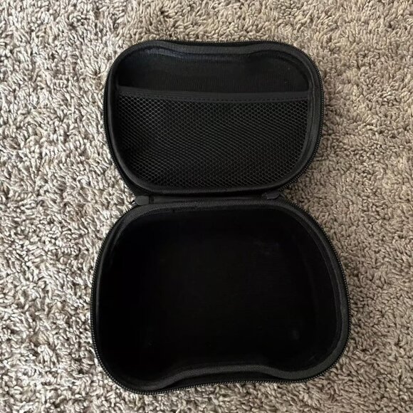 Microsoft Xbox Wireless Controller 'Product Red' + Controller Case - Picture 5 of 6